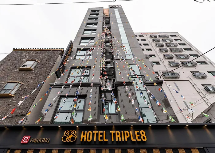 Hotel Triple 8